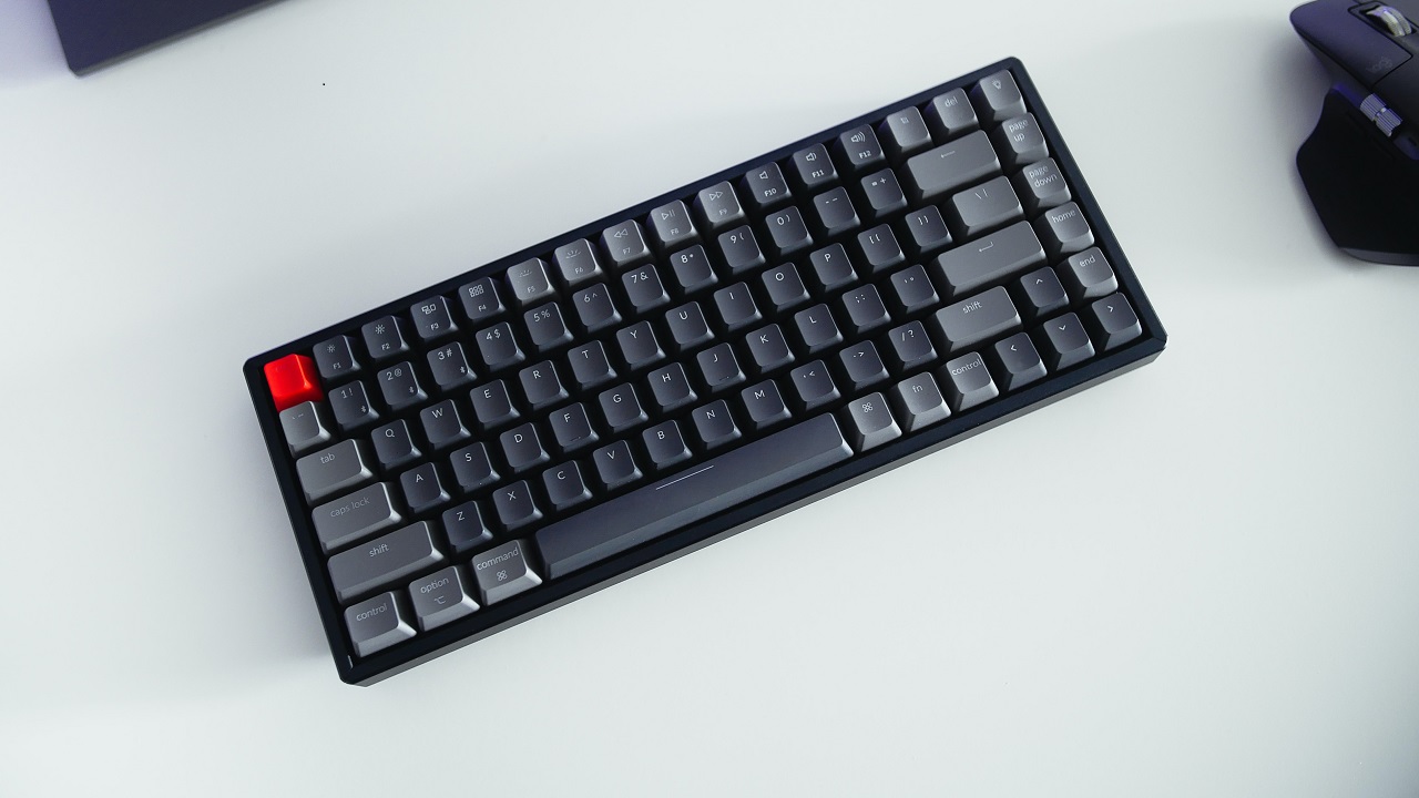 black keyboard