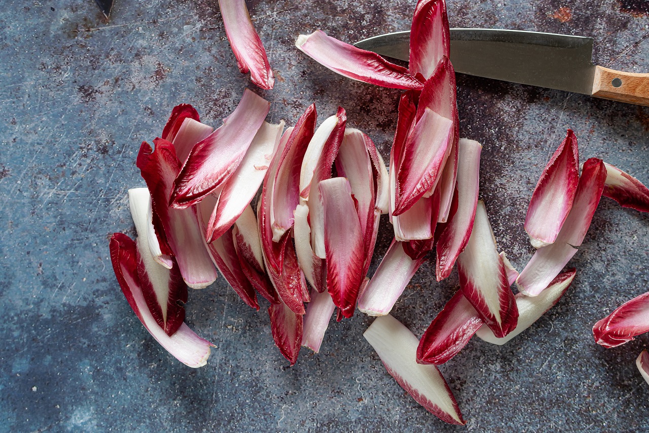 red chicory slices