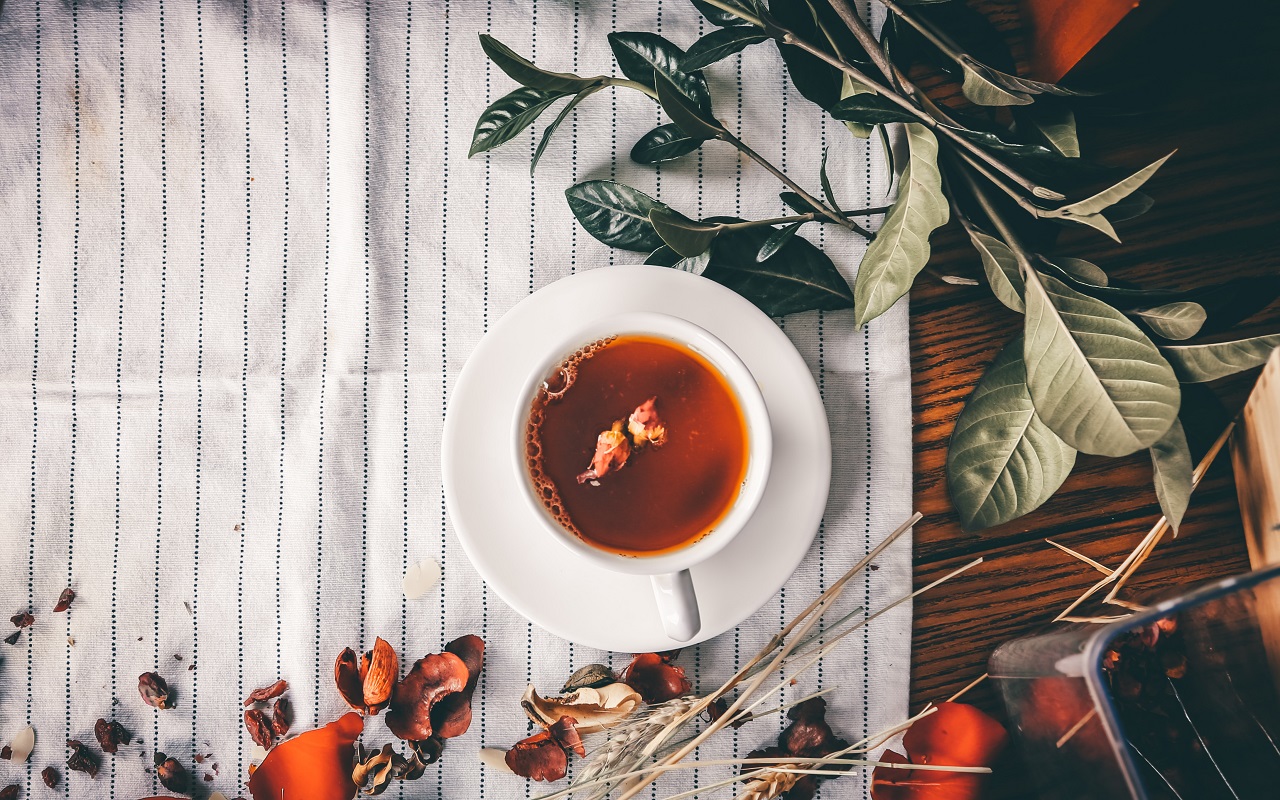 tea and leaves