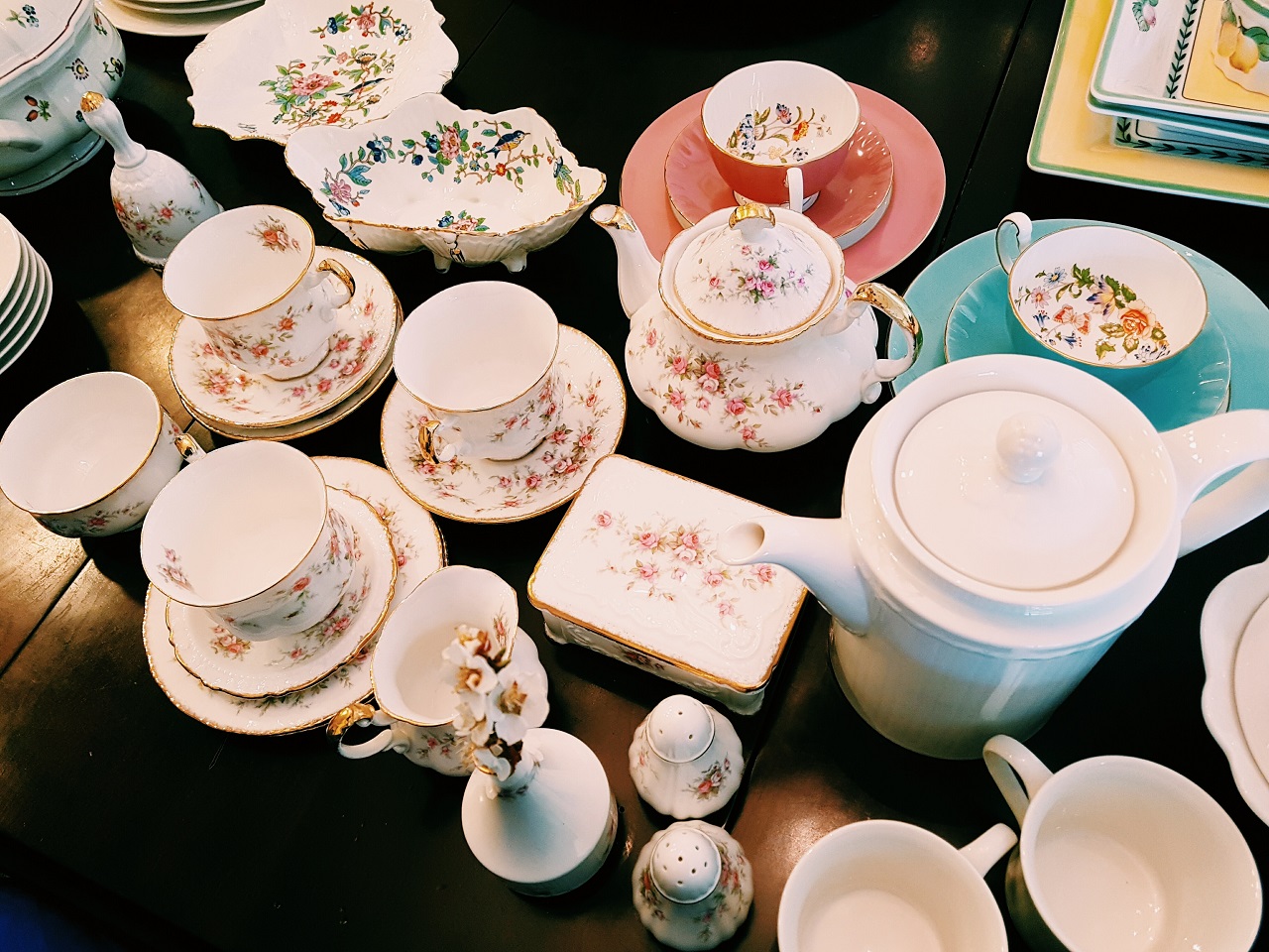 many teacups