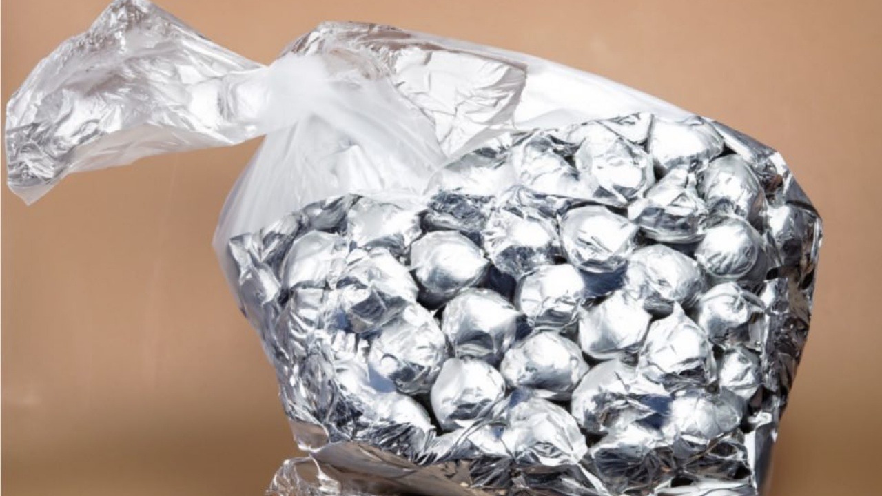 fly repellent with tinfoil and water