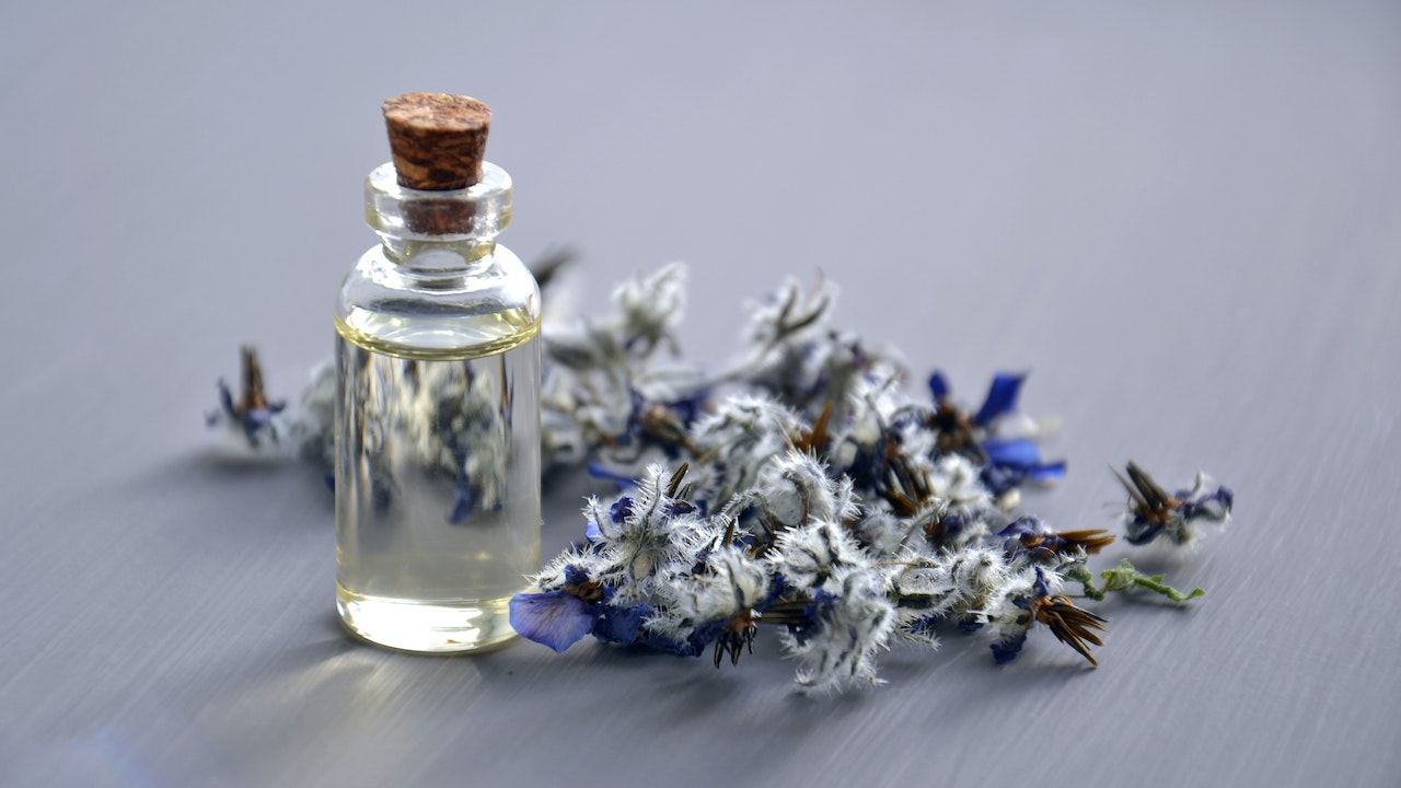 combine basil flowers with lavender to perfume the wardrobes