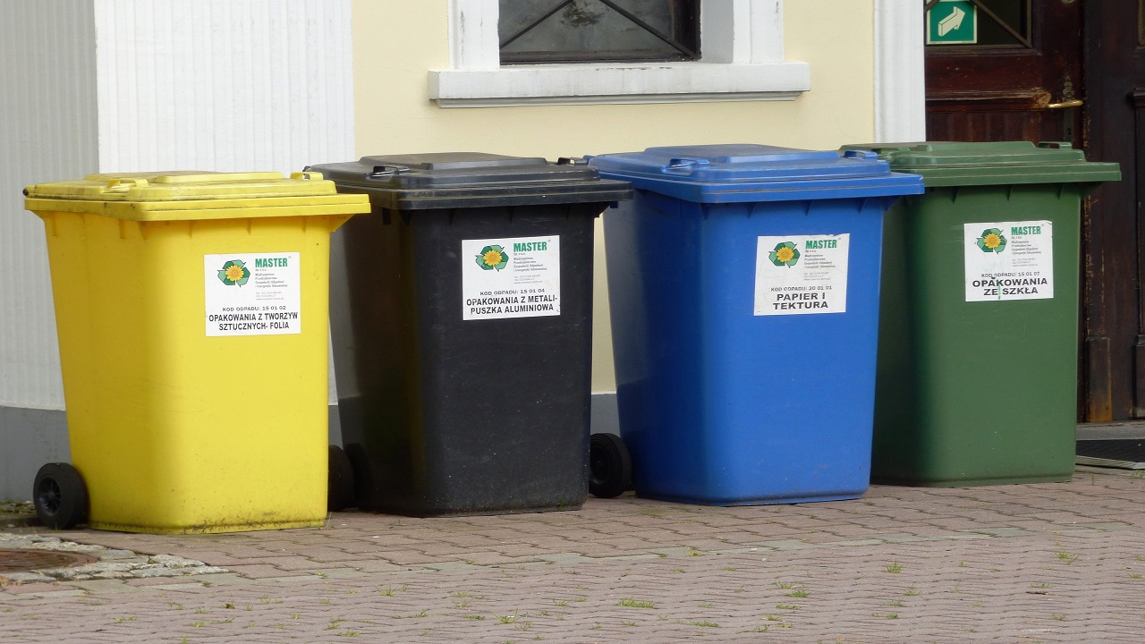 displaying trash bins for every kind of trash