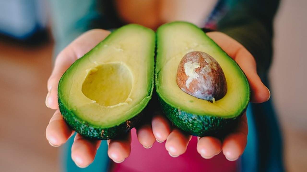 avocados provide beneficial fatty acids, useful for healthier and shinier hair