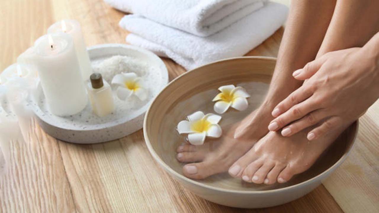 try this refreshing foot bath for heavy legs