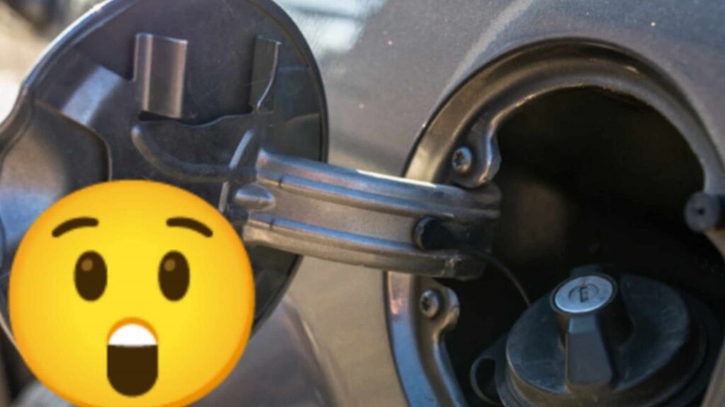 Did You Know That Your Gas Tank Door Has a Very Useful Hidden Function