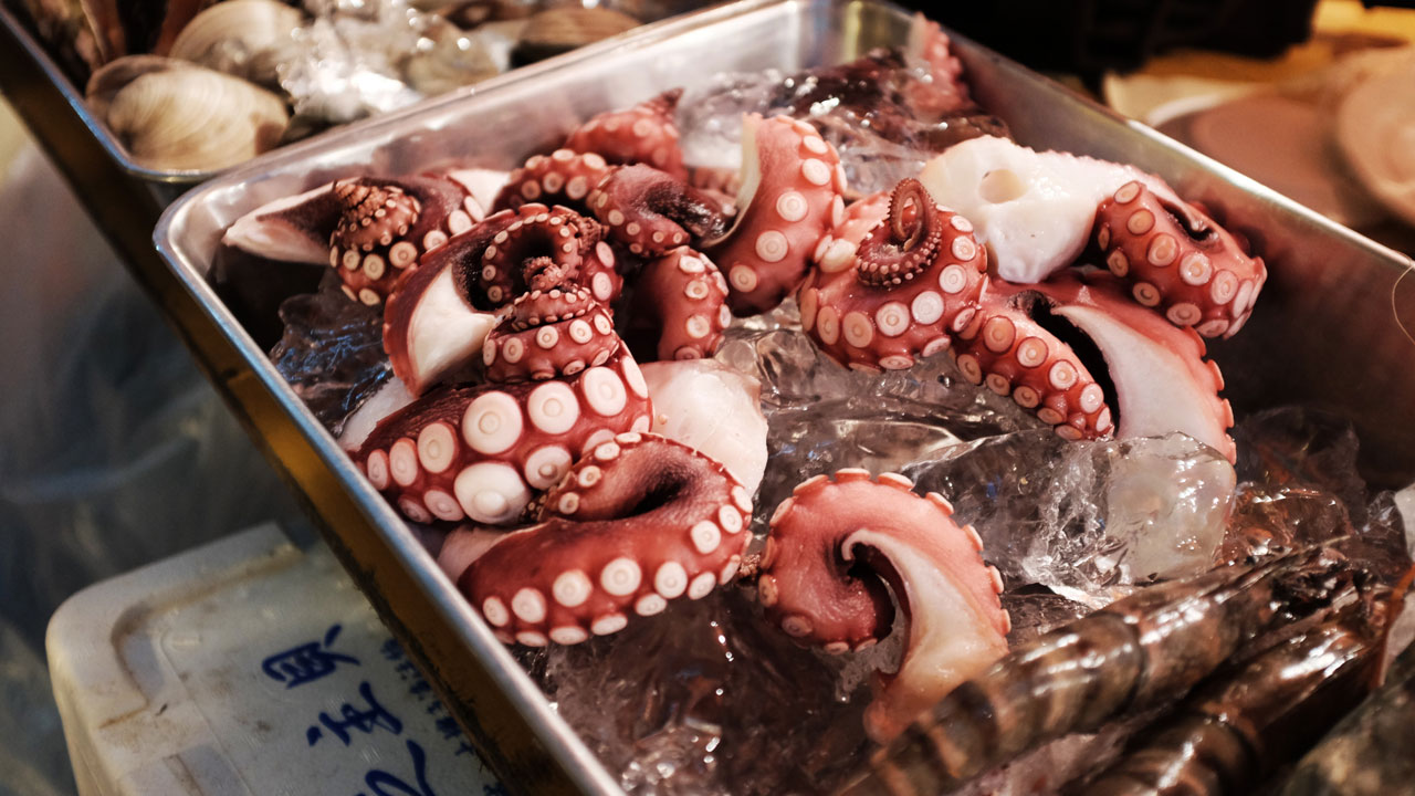 Chef's secret and a trick to make the octopus tender and soft