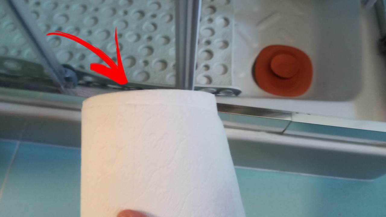 You can remove mold from shower rails with toilet paper and an eco-friendly product