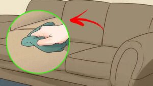 How to Remove Dirt From the Sofa with the Towel Method