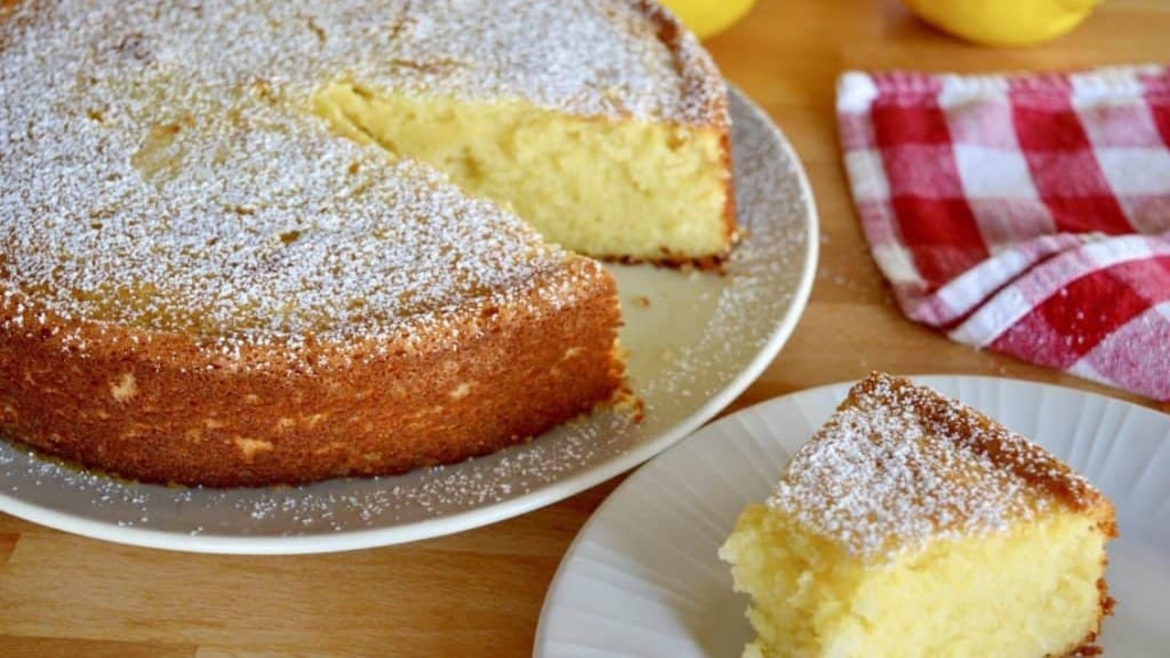 Let's prepare the light ricotta cake: very few calories!