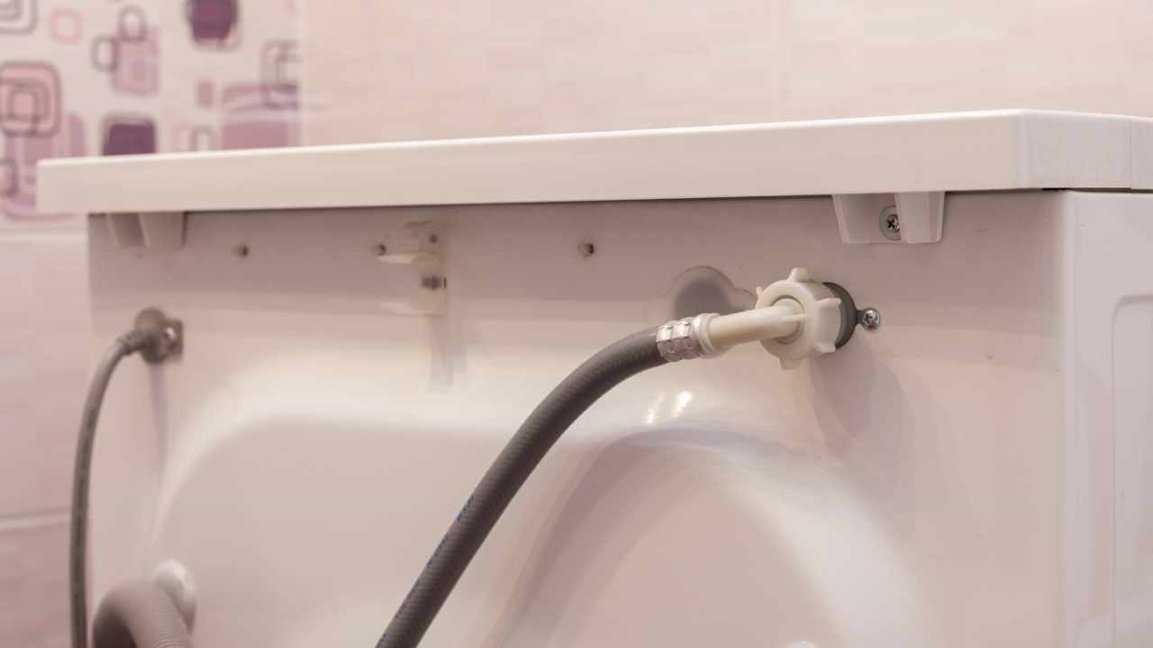 How to eliminate a clogged washing machine drain hose with a simple and effective trick