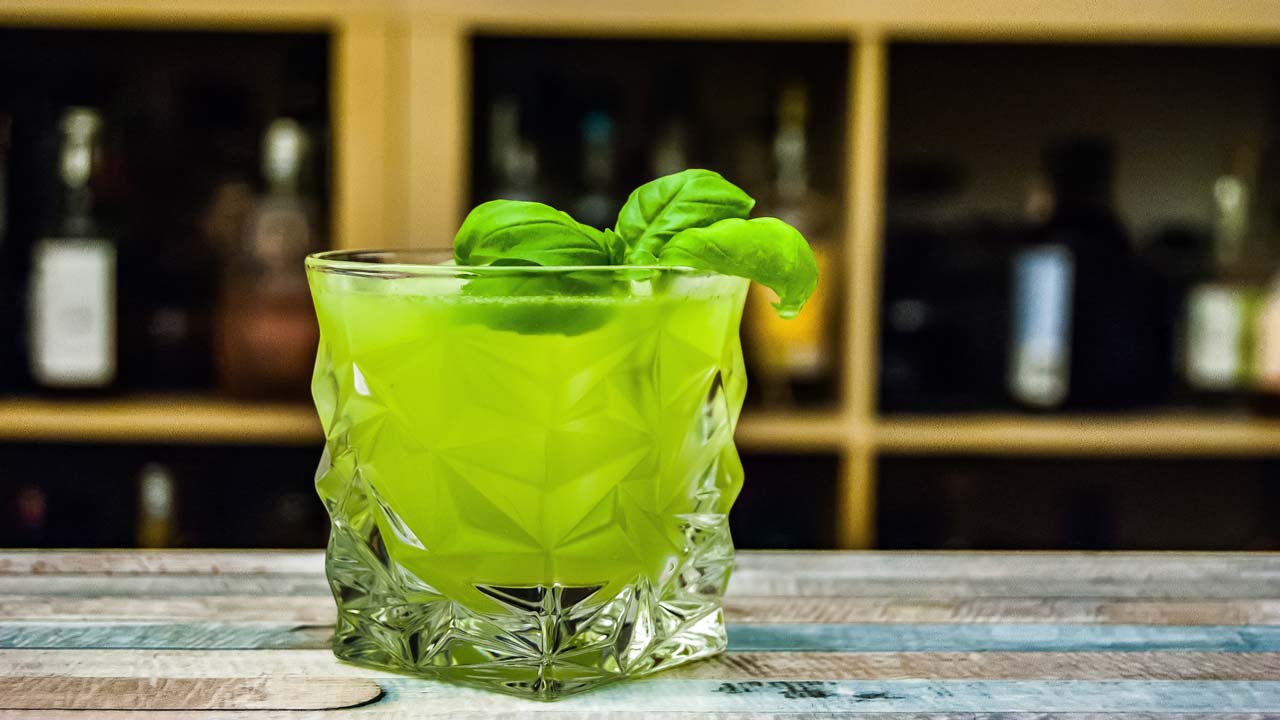 DIY basil liqueur with a quick and simple recipe