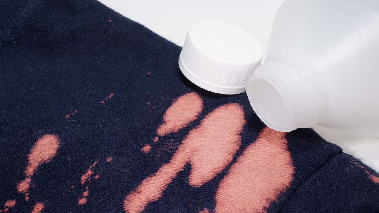 Bleach stains on clothes? Here's how to delete them quickly