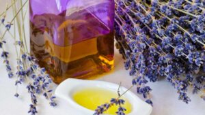 An Easy and Effective Method to Make Lavender Essential Oil at Home