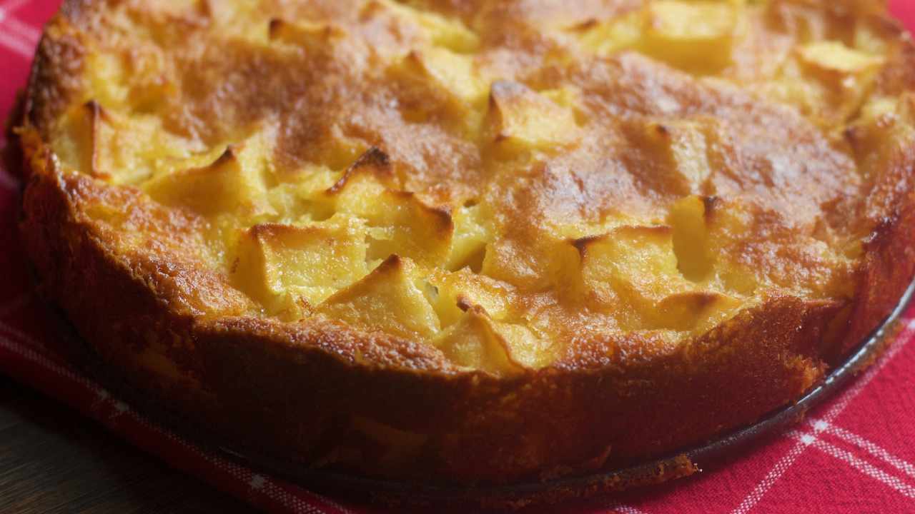 delicious apple pie placed on the table