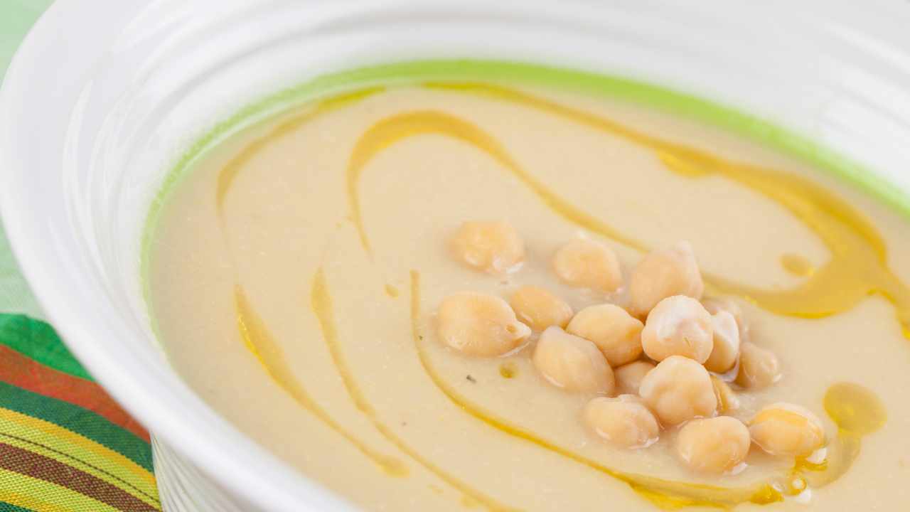 Let's prepare chickpea cream together with a quick and easy recipe