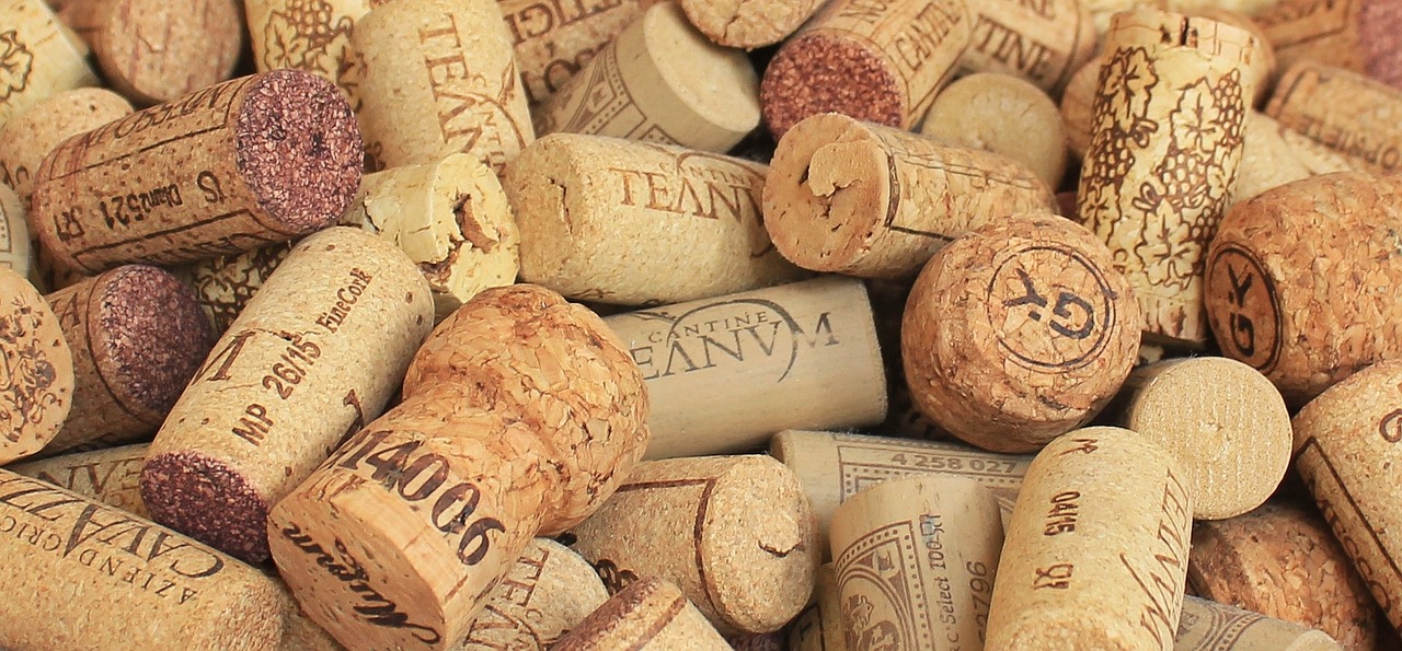 many corks are placed on the table