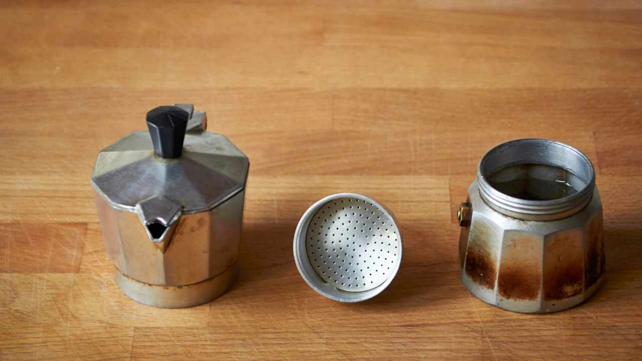 Natural remedies to clean and polish the moka after a period of non-use