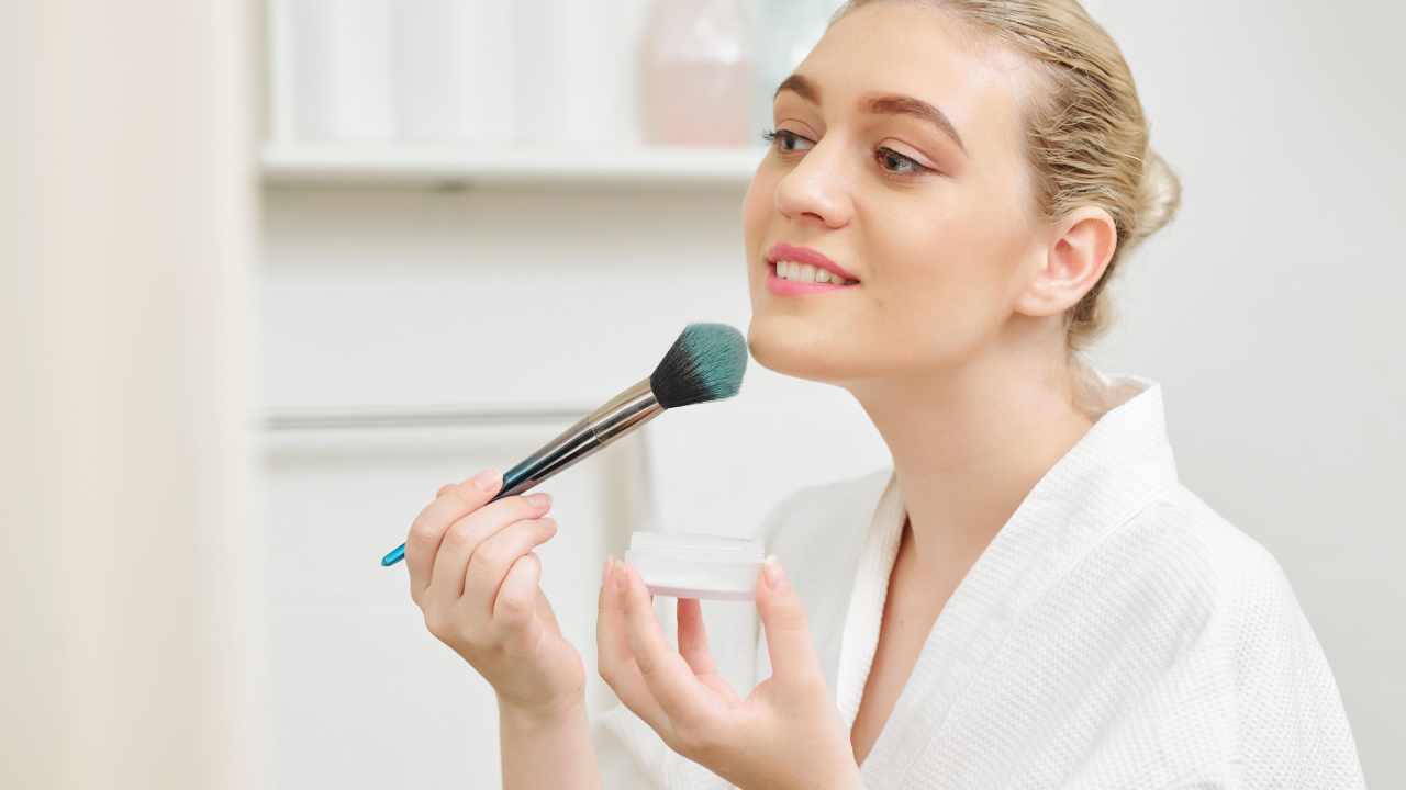 Face powder: how to apply it without making mistakes
