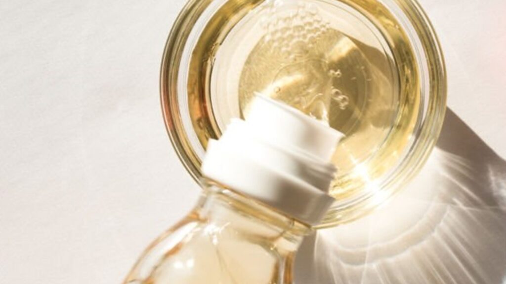 Just Two Minutes, Make Your Own Vinegar-based Cleaner